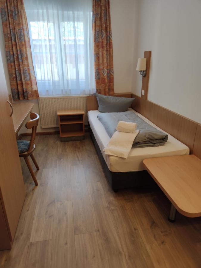 Pension Dorfstrasse 6 Stetten  Zimmer foto